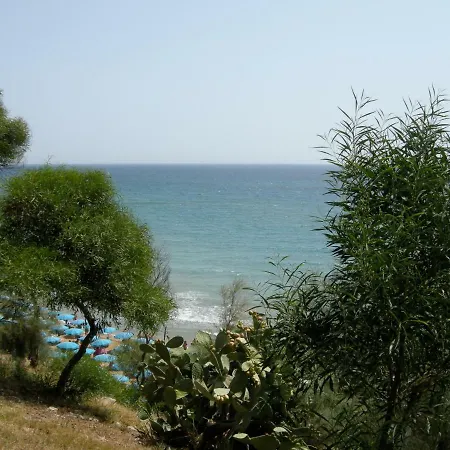 Santa Cristina Village 公寓
